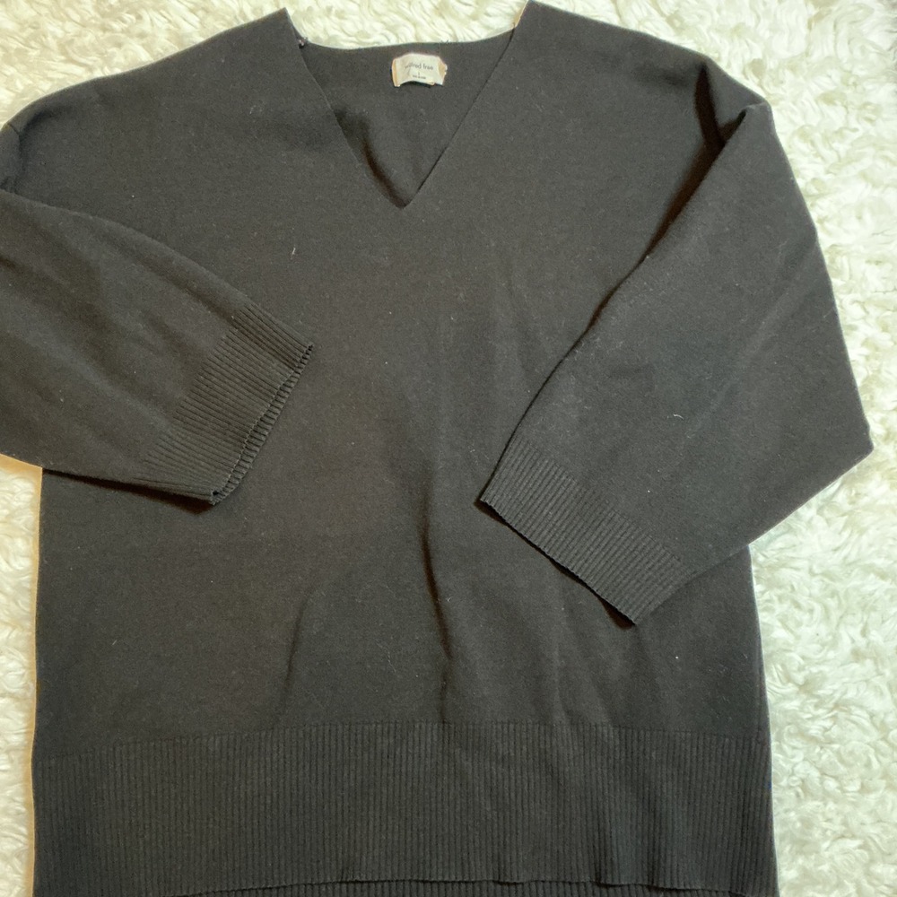 Wilfred Free V-Neck Sweater Women Size 1 Black Excellent Oversized Boxy Knit